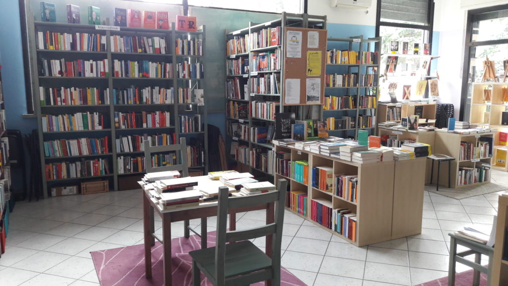 libreria foto interno